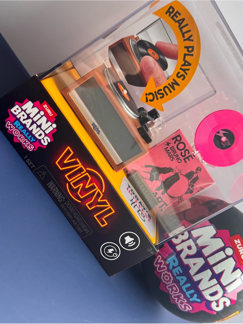 Zuru Mini Brands Vinyl Playset – Pink & Tan